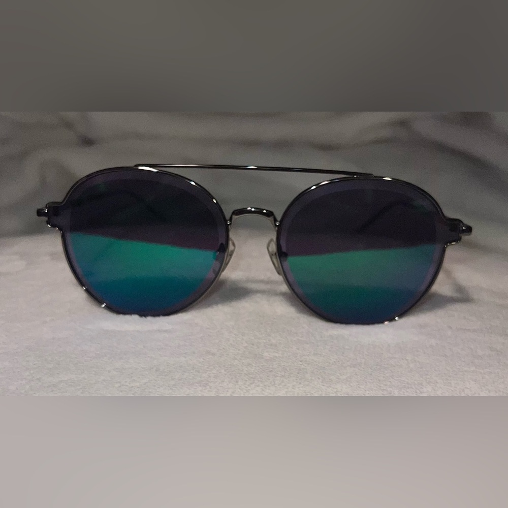 COLOSSEIN Retro Bright Gunmetal Frame Fashion Sunglasses, Blue Label, Brand New